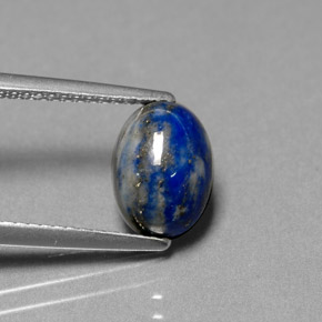 2.55カラットの天然ロイヤルブルーラピスラズリ（9.2×6.8 mm・オーバルカット）