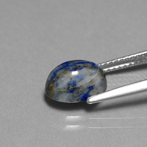 2.55カラットの天然ロイヤルブルーラピスラズリ（9.2×6.8 mm・オーバルカット）