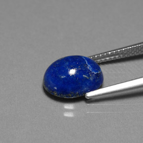 3.74カラットの天然ロイヤルブルーラピスラズリ（10.8×8.5 mm・オーバルカット）