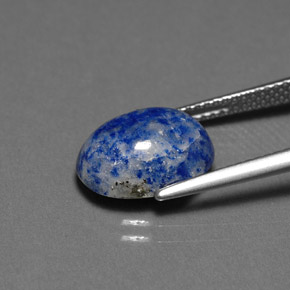 4.59カラットの天然ロイヤルブルーラピスラズリ（12.2×9.5 mm・オーバルカット）