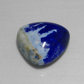 6.82カラットの天然ロイヤルブルーラピスラズリ（12.8×12.4 mm・トリリアント）