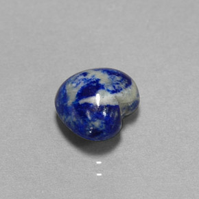3.39カラットの天然ロイヤルブルーラピスラズリ（9.8×8.7 mm・ハート型）