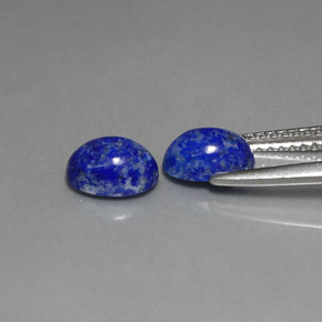 カラットの天然ロイヤルブルーラピスラズリ（7.1×5.2 mm・オーバルカット）