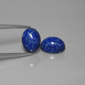 カラットの天然ロイヤルブルーラピスラズリ（8.1×6.2 mm・オーバルカット）