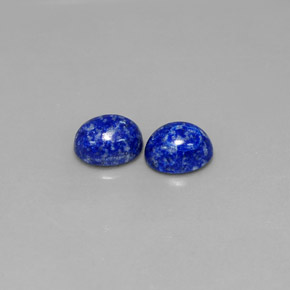 カラットの天然ロイヤルブルーラピスラズリ（8.1×6.3 mm・オーバルカット）