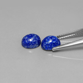 カラットの天然ロイヤルブルーラピスラズリ（8.1×6.3 mm・オーバルカット）