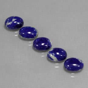 カラットの天然ロイヤルブルーラピスラズリ（8.2×6.2 mm・オーバルカット）