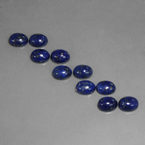カラットの天然ロイヤルブルーラピスラズリ（8.1×6.1 mm・オーバルカット）