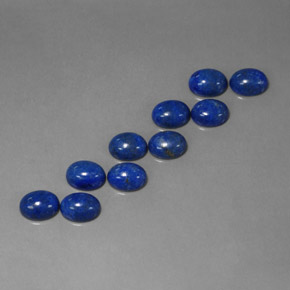 カラットの天然ロイヤルブルーラピスラズリ（8.1×6.1 mm・オーバルカット）