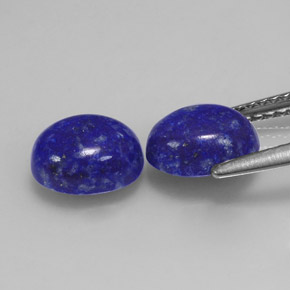 カラットの天然ロイヤルブルーラピスラズリ（8.1×6.3 mm・オーバルカット）