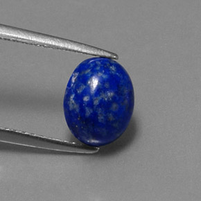 2.17カラットの天然ロイヤルブルーラピスラズリ（8.7×7 mm・オーバルカット）