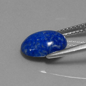 2.15カラットの天然ロイヤルブルーラピスラズリ（9.8×7.7 mm・オーバルカット）