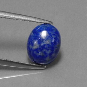 1.67カラットの天然ロイヤルブルーラピスラズリ（8.8×7 mm・オーバルカット）