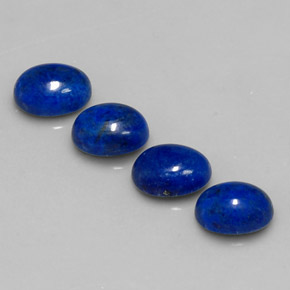 カラットの天然ロイヤルブルーラピスラズリ（8.1×6.1 mm・オーバルカット）