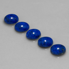 カラットの天然ロイヤルブルーラピスラズリ（8.1×6 mm・オーバルカット）