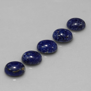 カラットの天然ロイヤルブルーラピスラズリ（8.2×6.2 mm・オーバルカット）