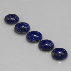 カラットの天然ロイヤルブルーラピスラズリ（8.2×6.2 mm・オーバルカット）