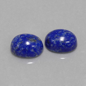 カラットの天然ロイヤルブルーラピスラズリ（8.1×6.4 mm・オーバルカット）