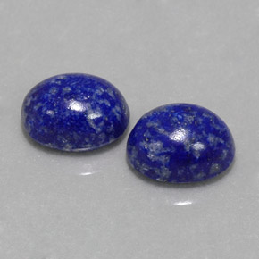 カラットの天然ロイヤルブルーラピスラズリ（8×6.2 mm・オーバルカット）