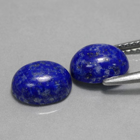 カラットの天然ロイヤルブルーラピスラズリ（8.1×6.2 mm・オーバルカット）