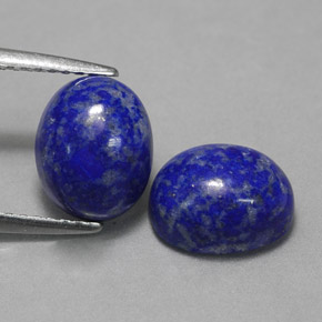 カラットの天然ロイヤルブルーラピスラズリ（8.9×7.1 mm・オーバルカット）