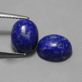 カラットの天然ロイヤルブルーラピスラズリ（8.9×7.1 mm・オーバルカット）