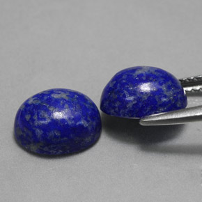 カラットの天然ロイヤルブルーラピスラズリ（8.9×7.1 mm・オーバルカット）