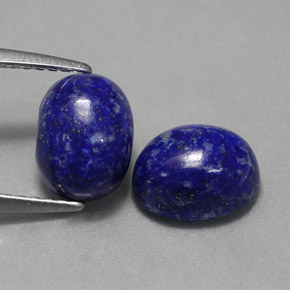 カラットの天然ロイヤルブルーラピスラズリ（8.1×6.1 mm・オーバルカット）
