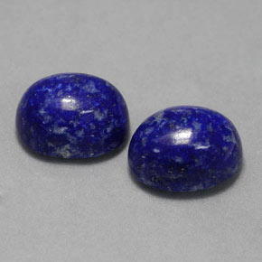 カラットの天然ロイヤルブルーラピスラズリ（8.1×6.1 mm・オーバルカット）
