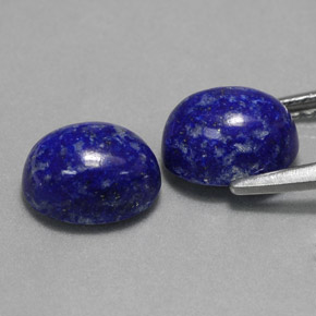 カラットの天然ロイヤルブルーラピスラズリ（8.1×6.1 mm・オーバルカット）