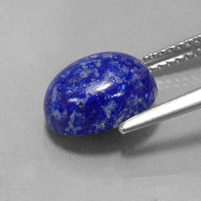 3.62カラットの天然ロイヤルブルーラピスラズリ（10.2×8.3 mm・オーバルカット）