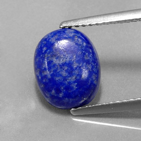 2.76カラットの天然ロイヤルブルーラピスラズリ（10.1×8.3 mm・オーバルカット）