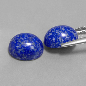 カラットの天然ロイヤルブルーラピスラズリ（9.8×8 mm・オーバルカット）