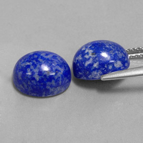 カラットの天然ロイヤルブルーラピスラズリ（10×8.2 mm・オーバルカット）
