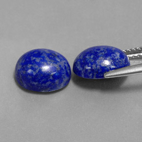 カラットの天然ロイヤルブルーラピスラズリ（9.7×7.9 mm・オーバルカット）