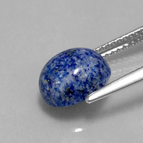 3.08カラットの天然ロイヤルブルーラピスラズリ（9.5×8.1 mm・オーバルカット）