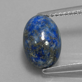 3.52カラットの天然ロイヤルブルーラピスラズリ（10.1×7 mm・オーバルカット）