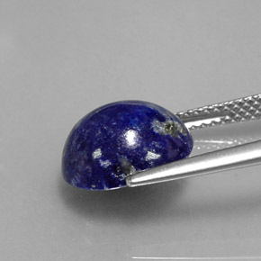 4.56カラットの天然ロイヤルブルーラピスラズリ（11.2×9.7 mm・オーバルカット）
