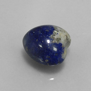 4.64カラットの天然ロイヤルブルーラピスラズリ（10.1×9.9 mm・ハート型）