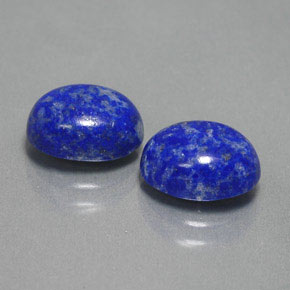 カラットの天然ロイヤルブルーラピスラズリ（9.1×7.1 mm・オーバルカット）