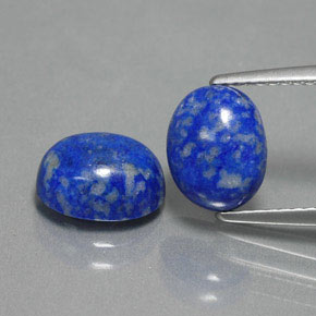 カラットの天然ロイヤルブルーラピスラズリ（9.2×7.3 mm・オーバルカット）