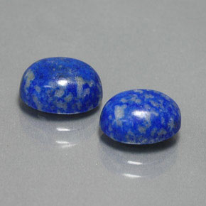 カラットの天然ロイヤルブルーラピスラズリ（9.2×7.3 mm・オーバルカット）