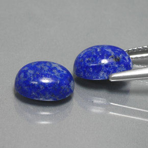 カラットの天然ロイヤルブルーラピスラズリ（9.2×7.3 mm・オーバルカット）