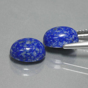 カラットの天然ロイヤルブルーラピスラズリ（9.1×7.2 mm・オーバルカット）
