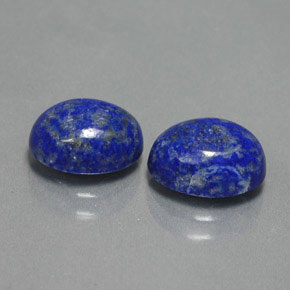 カラットの天然ロイヤルブルーラピスラズリ（9×7.1 mm・オーバルカット）