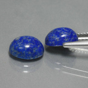 カラットの天然ロイヤルブルーラピスラズリ（8.7×6.9 mm・オーバルカット）