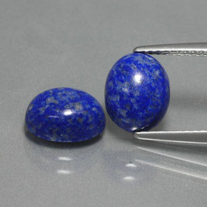 カラットの天然ロイヤルブルーラピスラズリ（8.9×7.2 mm・オーバルカット）