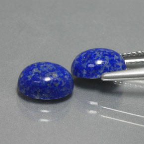 カラットの天然ロイヤルブルーラピスラズリ（8.9×7.2 mm・オーバルカット）