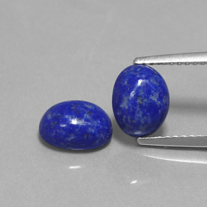 カラットの天然ロイヤルブルーラピスラズリ（8×6.2 mm・オーバルカット）