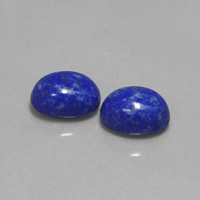 カラットの天然ロイヤルブルーラピスラズリ（8×6.2 mm・オーバルカット）